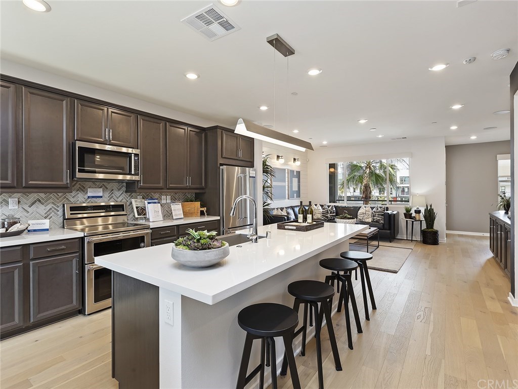 134 Citysquare Irvine, CA 92614 - Photo 16 of 38