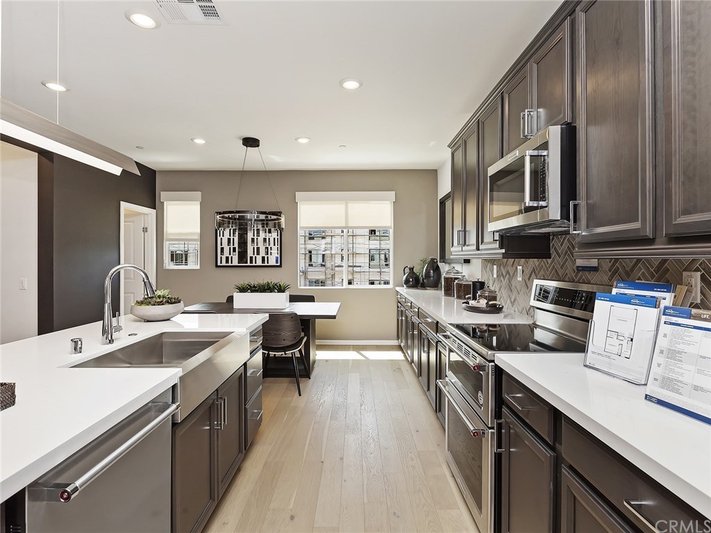 134 Citysquare Irvine, CA 92614 - Photo 17 of 38