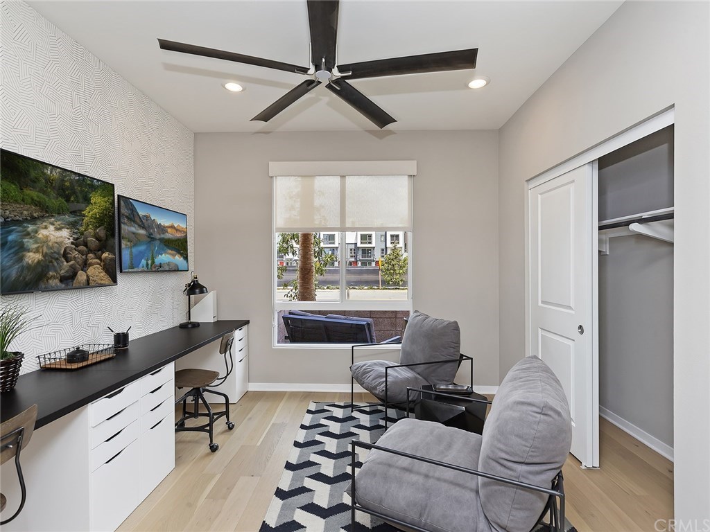 134 Citysquare Irvine, CA 92614 - Photo 4 of 38