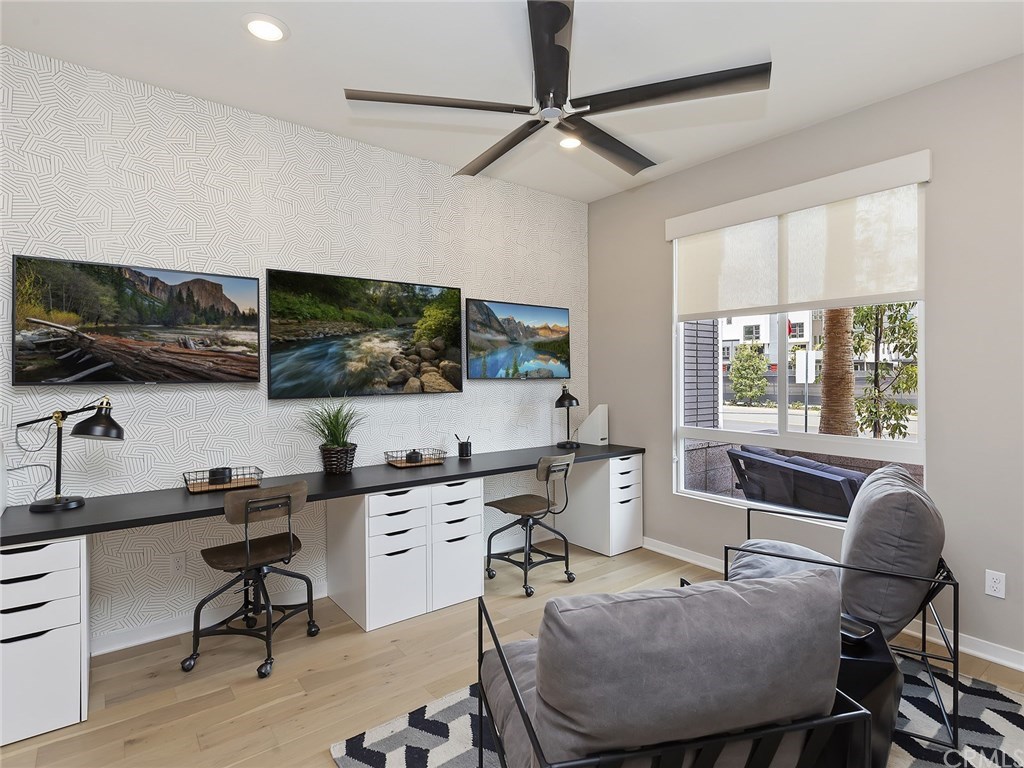 134 Citysquare Irvine, CA 92614 - Photo 5 of 38