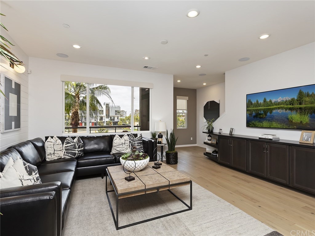 134 Citysquare Irvine, CA 92614 - Photo 10 of 38