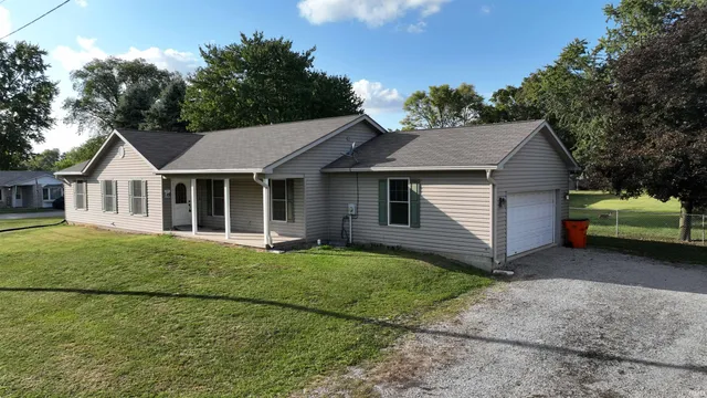$239,900 | 107 West 4th Street, Reynolds, IN 47980