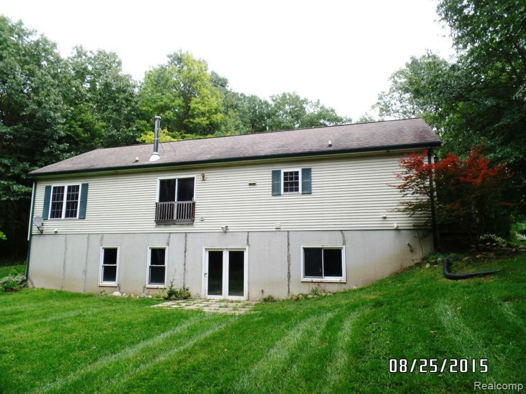 2773 North Hacker Road Howell, MI 48855 - Photo 2 of 16 SAM_7080.jpg