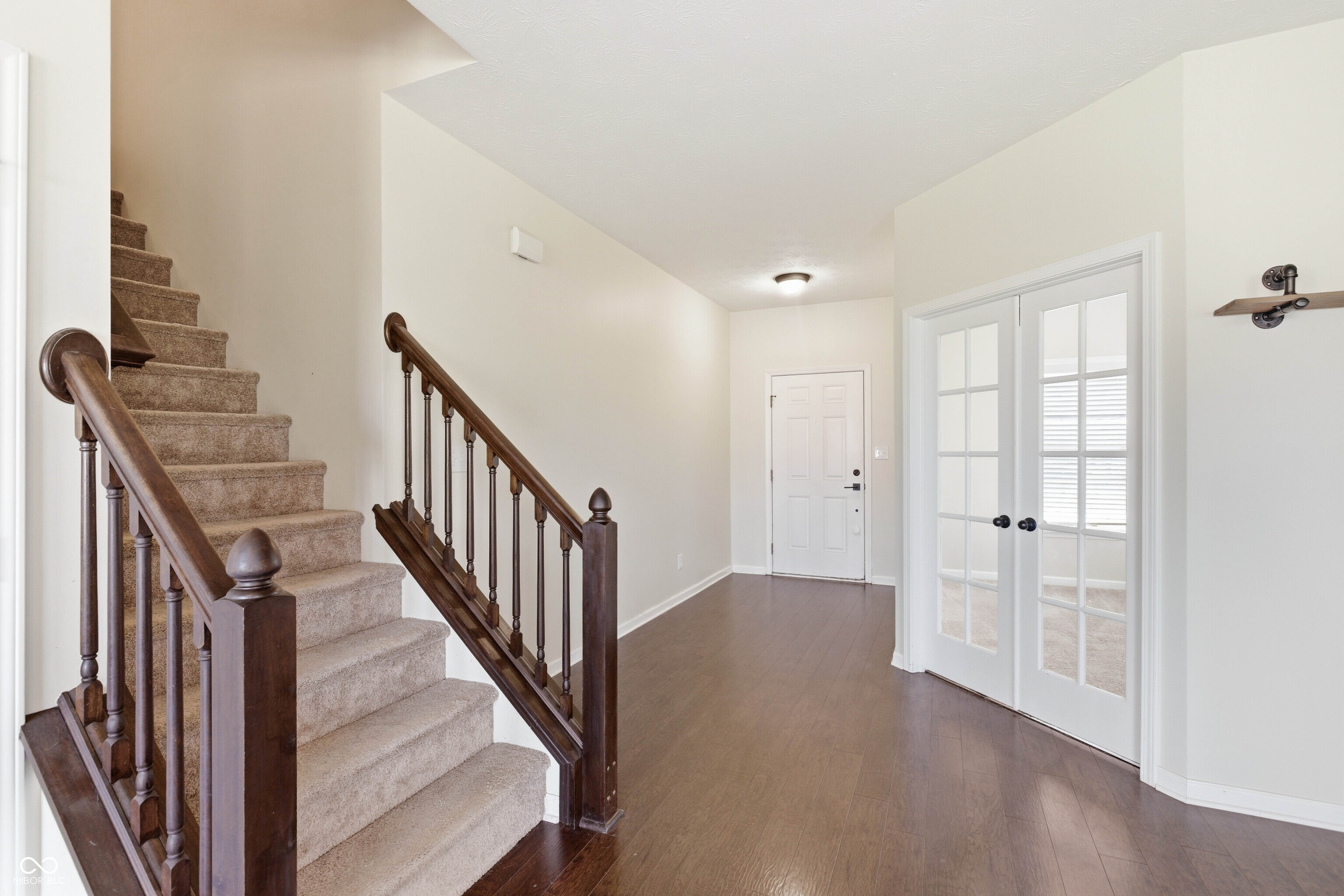 875 Harvest Ridge Drive Avon, IN 46123 - Photo 2 of 26