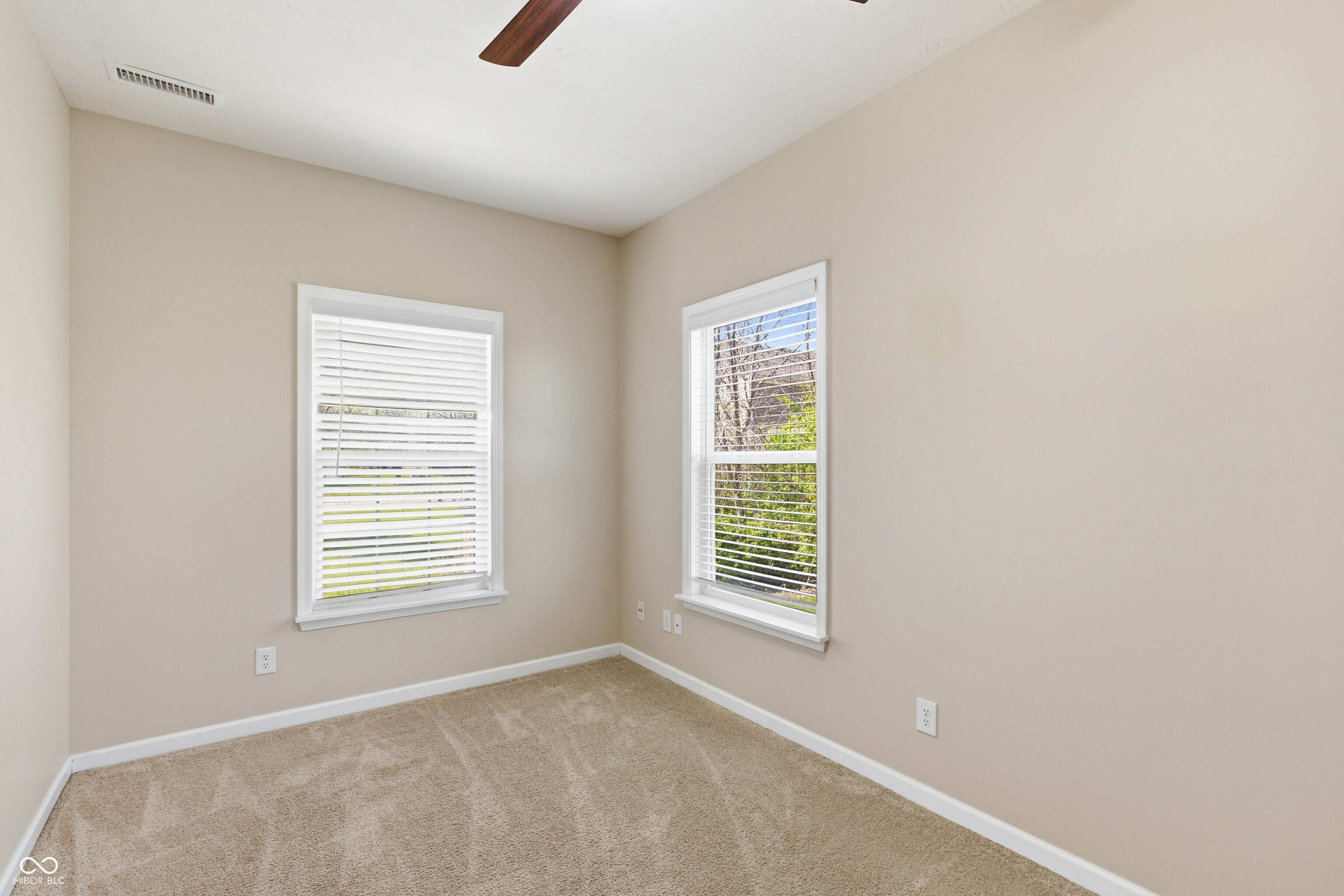 875 Harvest Ridge Drive Avon, IN 46123 - Photo 4 of 26
