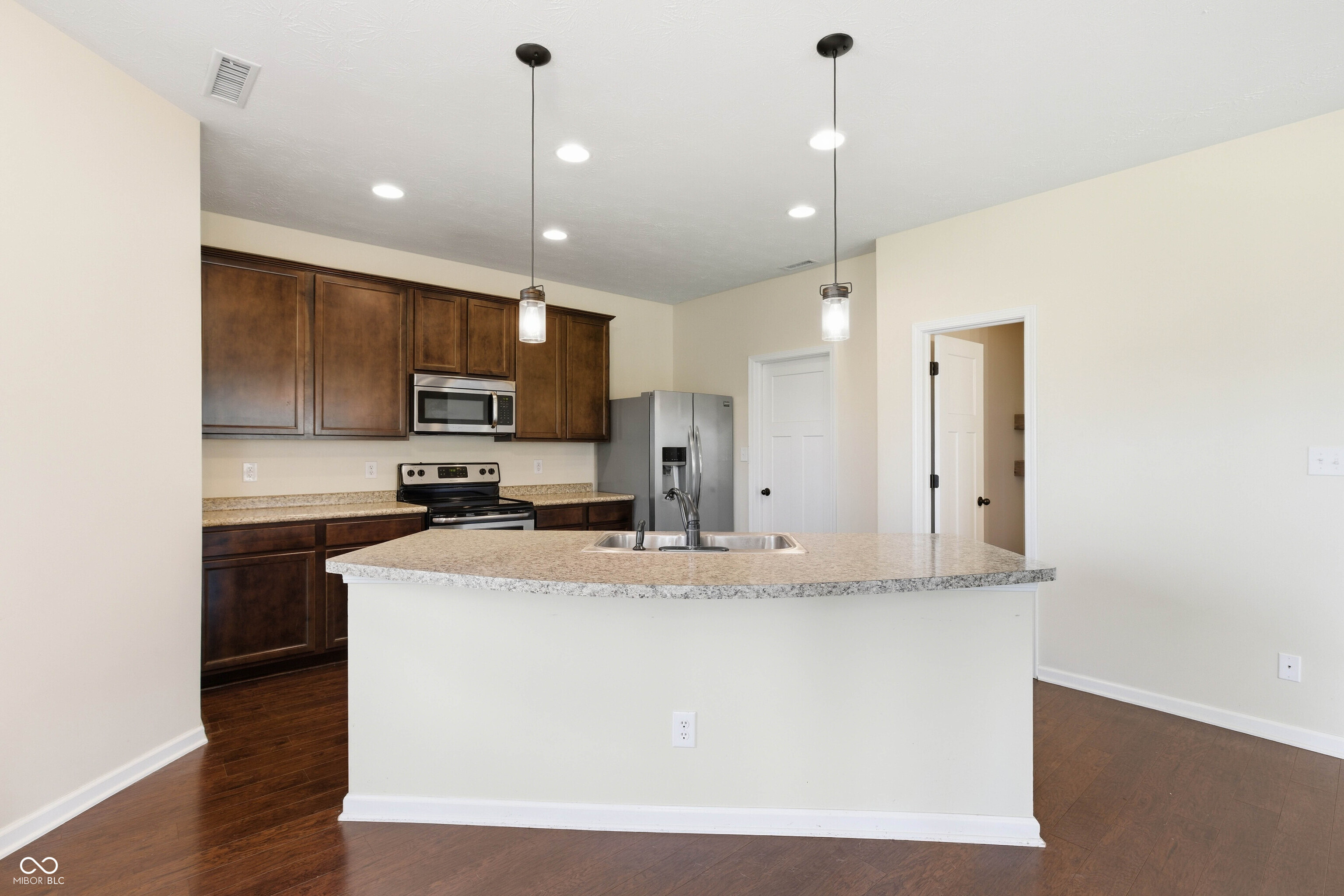 875 Harvest Ridge Drive Avon, IN 46123 - Photo 9 of 26