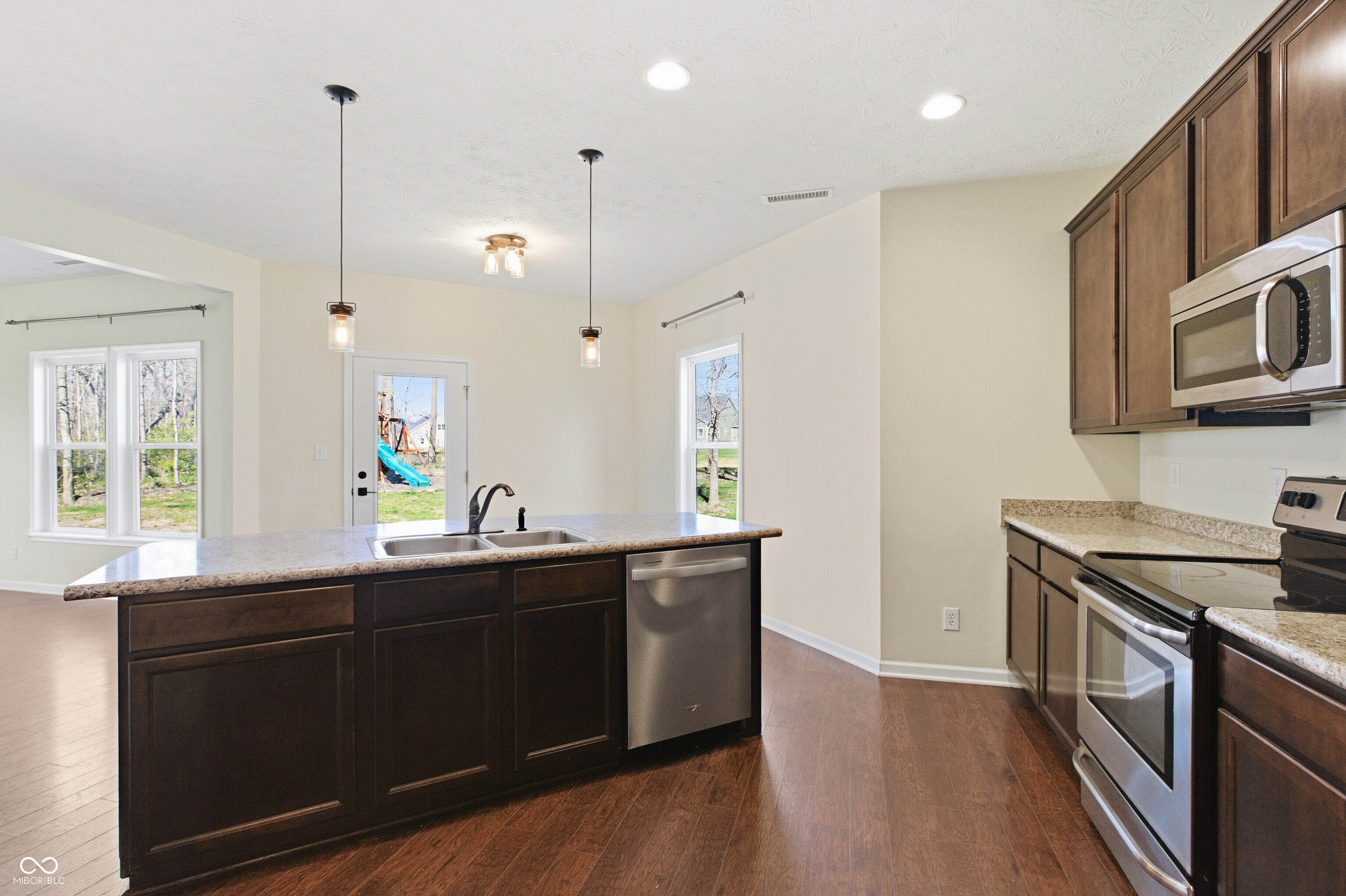 875 Harvest Ridge Drive Avon, IN 46123 - Photo 10 of 26