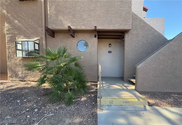 $1,100 | 2961 Juniper Hills Boulevard, Unit 103, Las Vegas, NV 89142