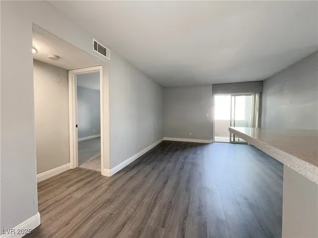 $1,100 | 2961 Juniper Hills Boulevard, Unit 103, Las Vegas, NV 89142