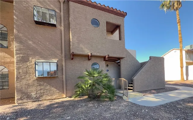 $1,100 | 2961 Juniper Hills Boulevard, Unit 103, Las Vegas, NV 89142