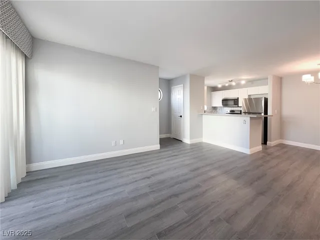 $1,100 | 2961 Juniper Hills Boulevard, Unit 103, Las Vegas, NV 89142