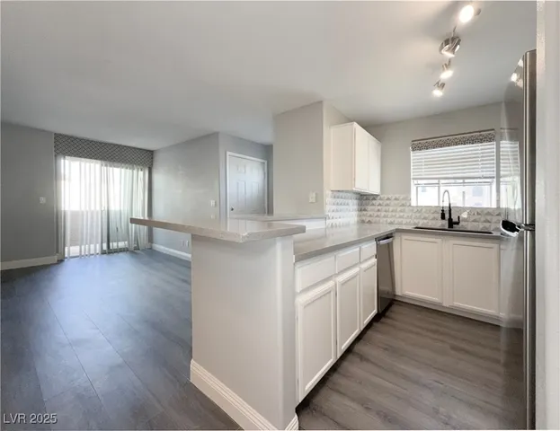 $1,100 | 2961 Juniper Hills Boulevard, Unit 103, Las Vegas, NV 89142