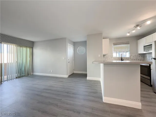 $1,100 | 2961 Juniper Hills Boulevard, Unit 103, Las Vegas, NV 89142