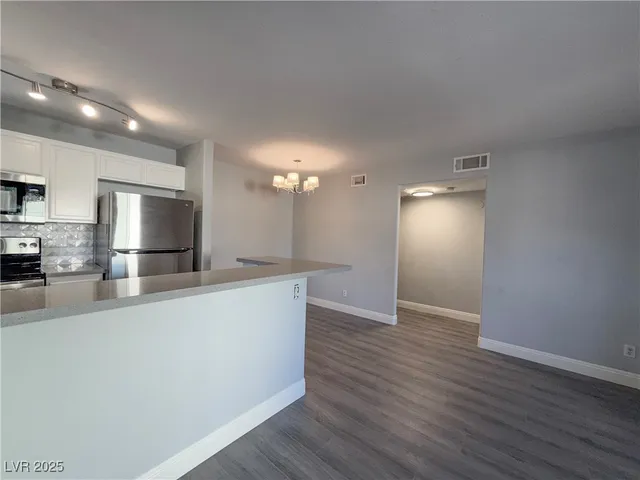$1,100 | 2961 Juniper Hills Boulevard, Unit 103, Las Vegas, NV 89142