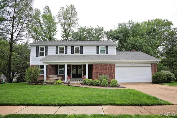 $799,000 | 933 Baintree Lane, Ballwin, MO 63011