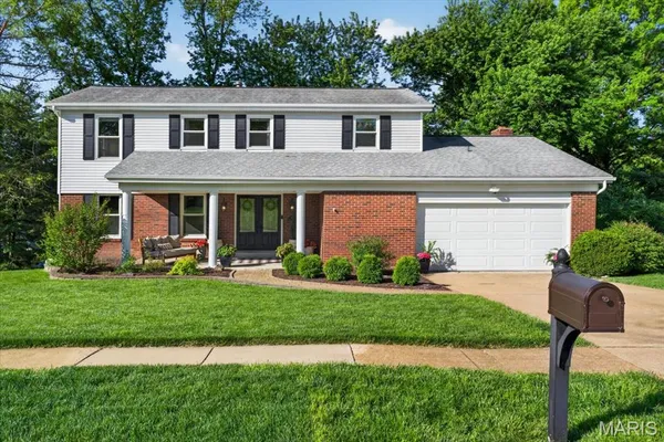 $799,000 | 933 Baintree Lane, Ballwin, MO 63011