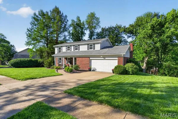 $799,000 | 933 Baintree Lane, Ballwin, MO 63011