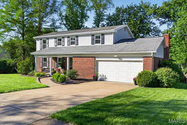 $799,000 | 933 Baintree Lane, Ballwin, MO 63011