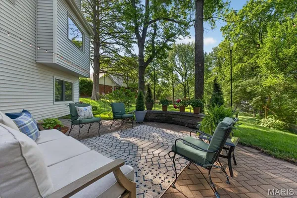 $799,000 | 933 Baintree Lane, Ballwin, MO 63011