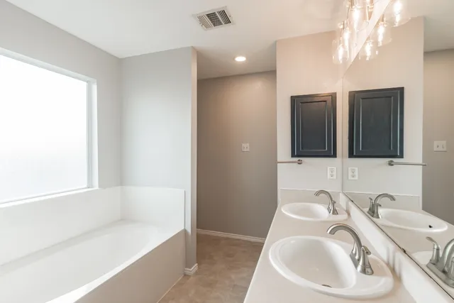 $1,795 | 11328 Hungry Horse Drive, Manor, TX 78653