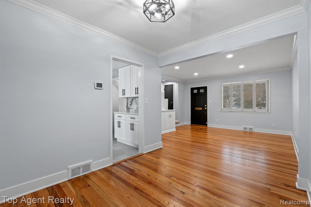 1724 Graefield Road Birmingham, MI 48009 - Photo 6 of 26