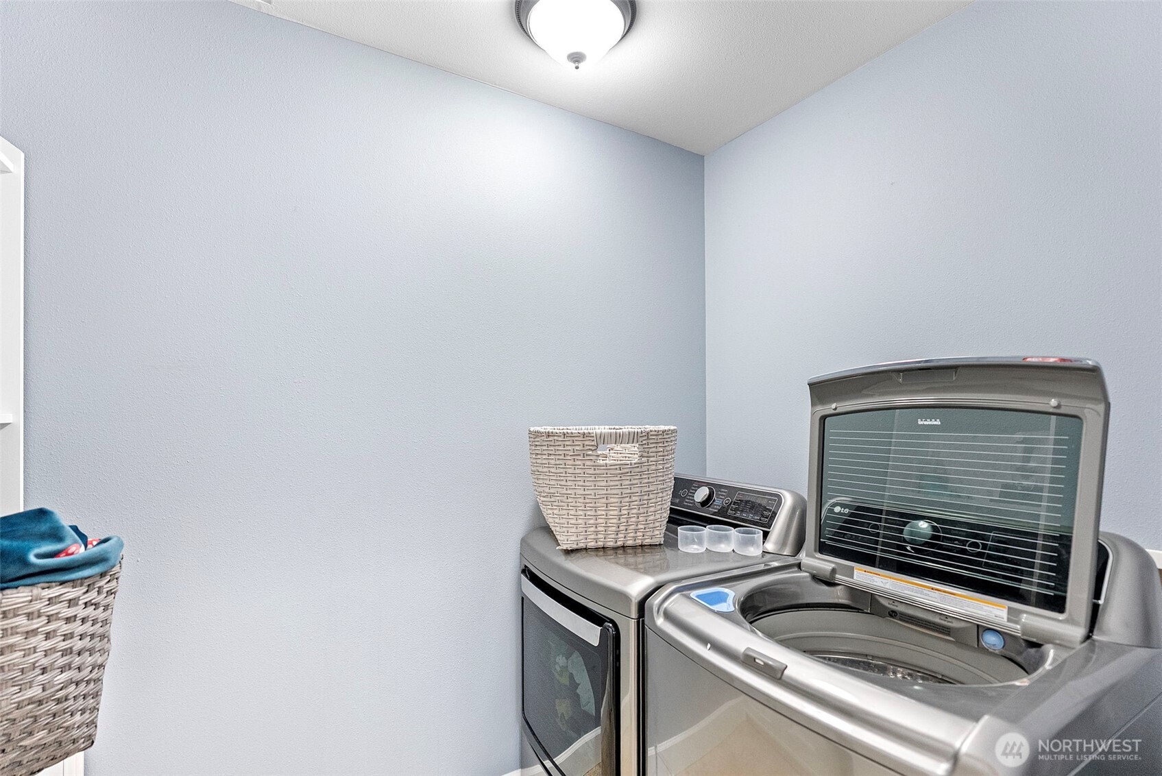 2300 Northeast Solar View Court Poulsbo, WA 98370 - Photo 23 of 28 a stove top oven sitting inside of a kitchen