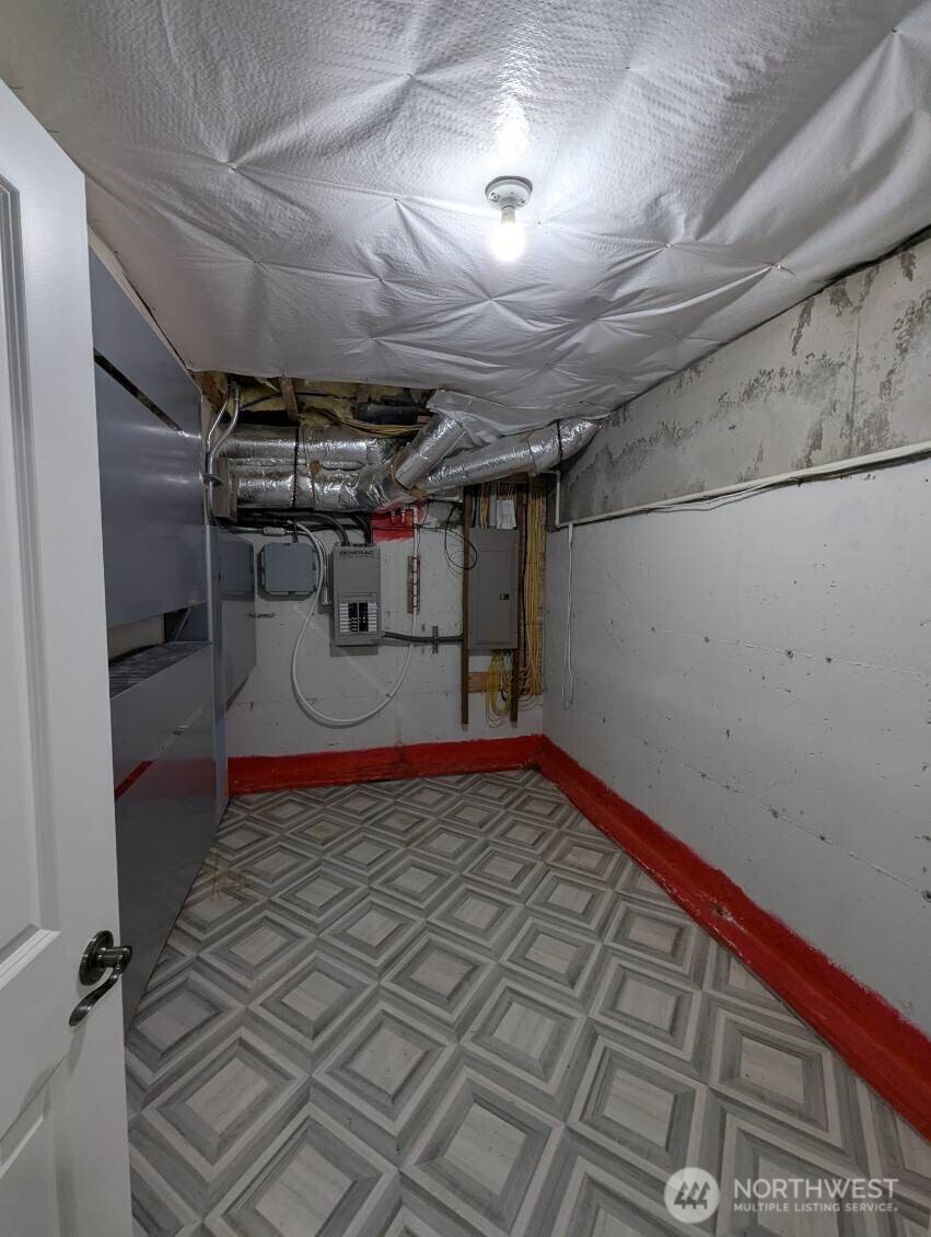 2300 Northeast Solar View Court Poulsbo, WA 98370 - Photo 23 of 37