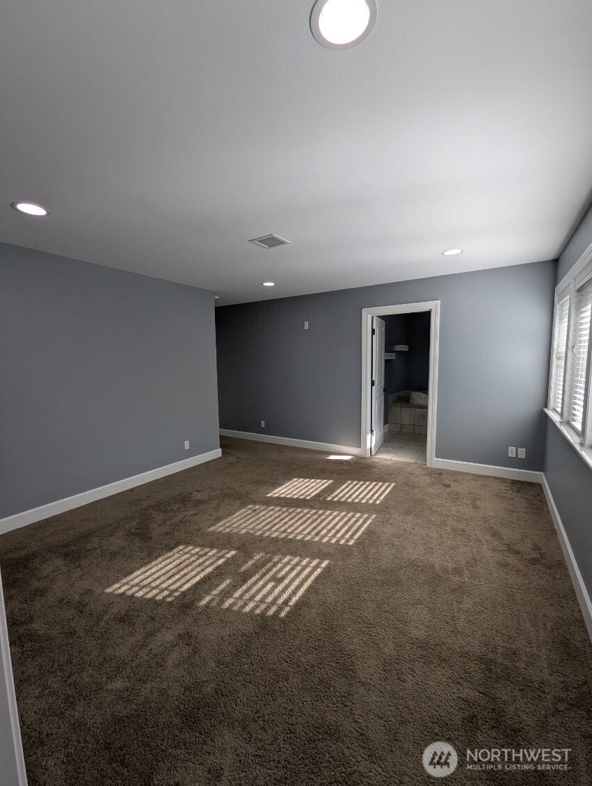 2300 Northeast Solar View Court Poulsbo, WA 98370 - Photo 32 of 37