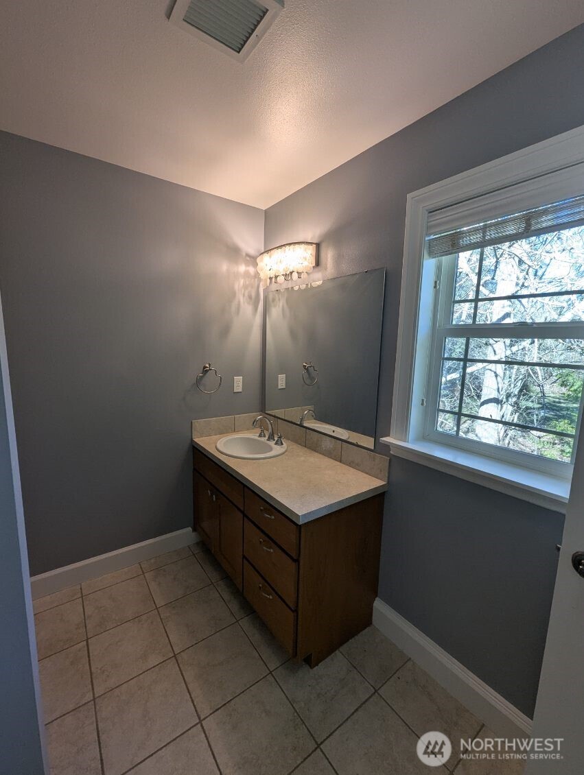 2300 Northeast Solar View Court Poulsbo, WA 98370 - Photo 36 of 37