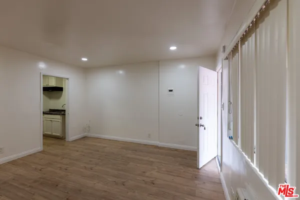$1,400 | 6126 Eleanor Avenue, Unit 1, Los Angeles, CA 90038