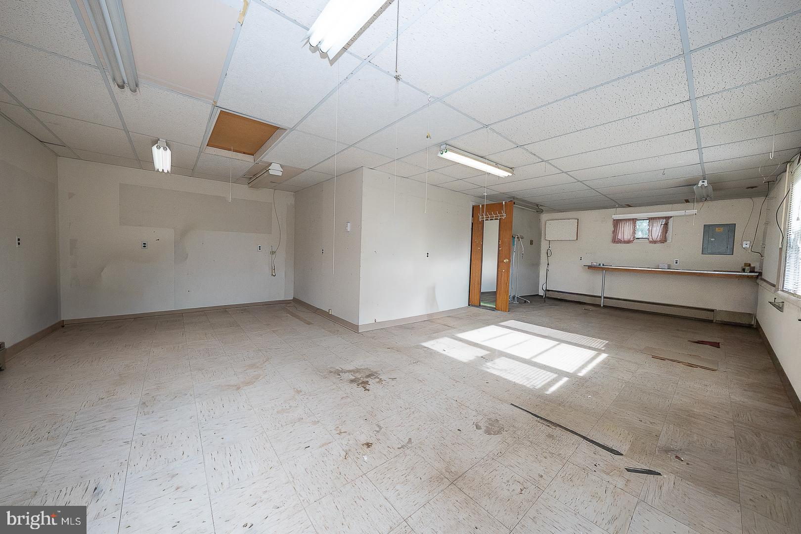 11 Tenby Road Havertown, PA 19083 - Photo 53 of 62 Heated Garage space