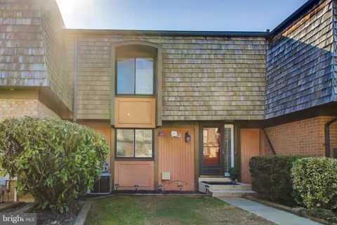 $409,800 | 9566 Fern Hollow Way, Gaithersburg, MD 20886