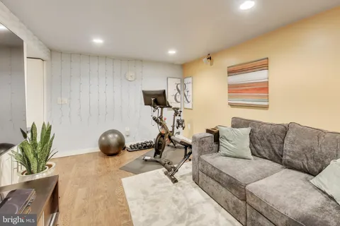 $409,800 | 9566 Fern Hollow Way, Gaithersburg, MD 20886