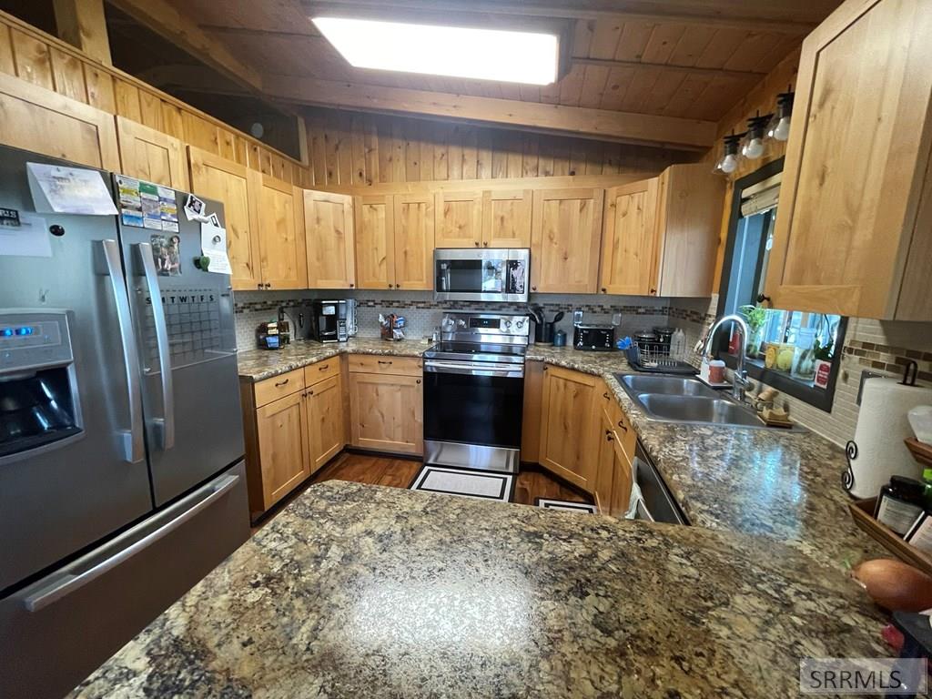 252 Summit Circle Challis, ID 83226 - Photo 7 of 51