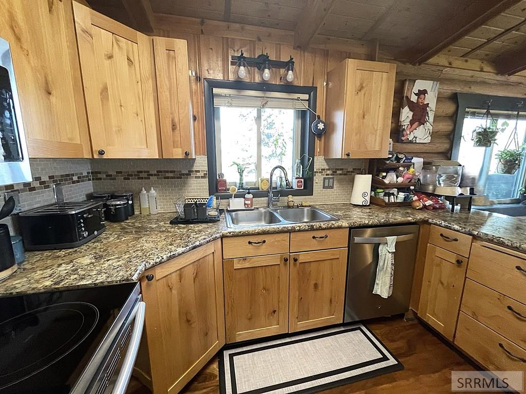 252 Summit Circle Challis, ID 83226 - Photo 9 of 51