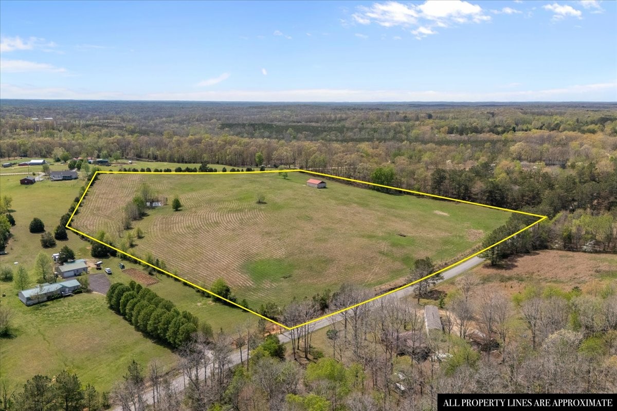 1849 Humphreys Co Line Road Dickson, TN 37055 - Photo 13 of 40 Gallery Image 13