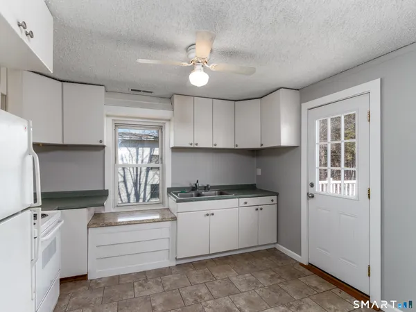 $1,650 | 969 South Main Street, Southington, CT 06479