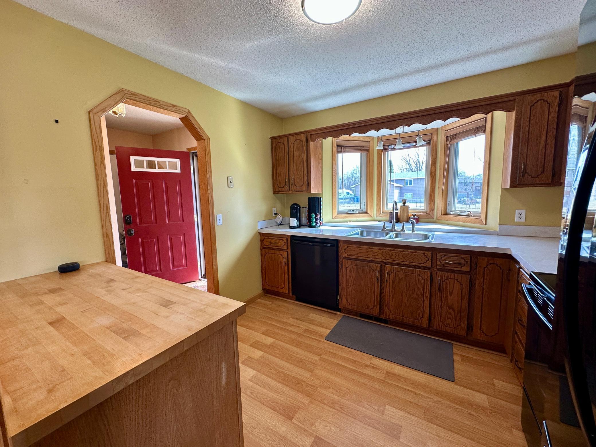 6933 Sumac Court Centerville, MN 55038 - Photo 8 of 35