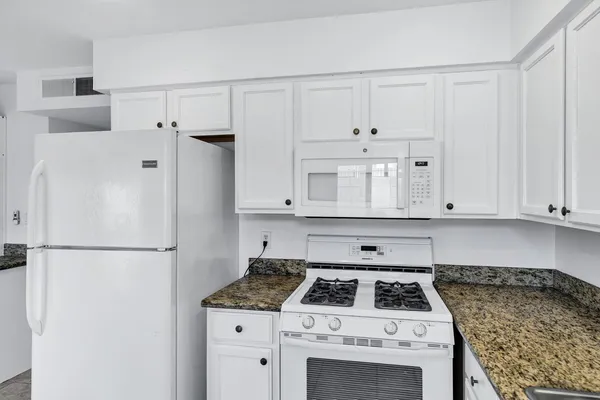 $1,800 | 3840 North 43rd Avenue, Unit 78, Phoenix, AZ 85031