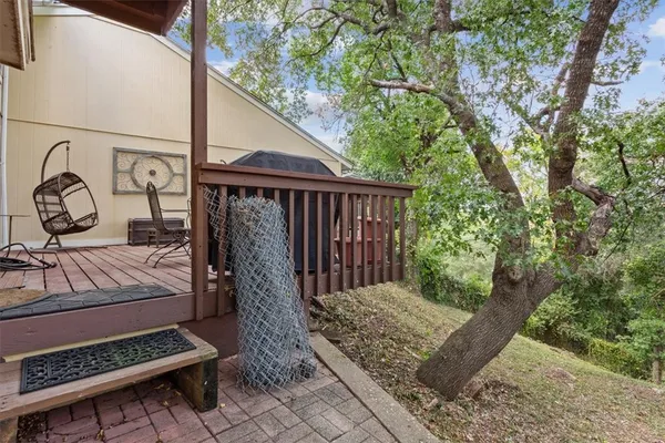 a view of a yard of a house