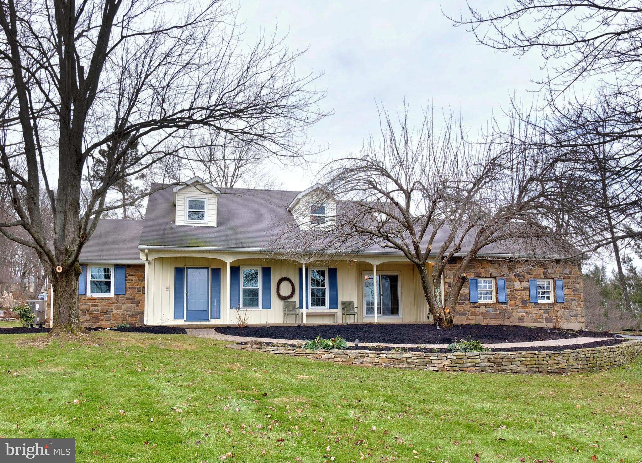 7724 Locust Valley Road Coopersburg, PA 18036 - Photo 1 of 43 Front view