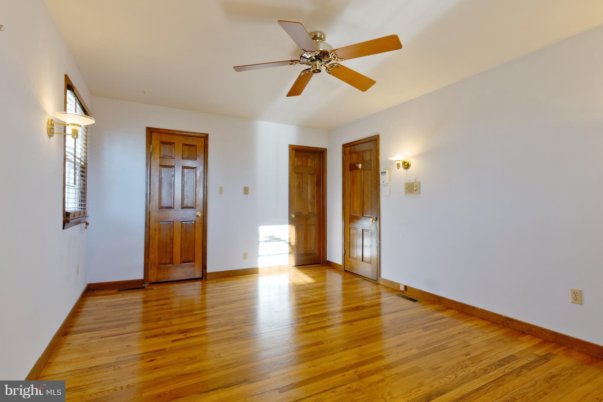 7724 Locust Valley Road Coopersburg, PA 18036 - Photo 14 of 43 Master Bedroom - 1st floor