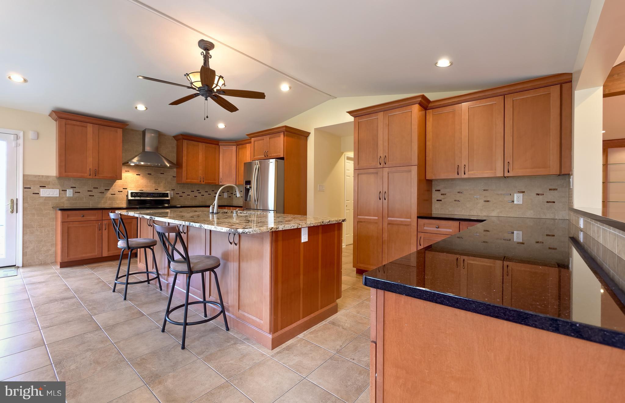 7724 Locust Valley Road Coopersburg, PA 18036 - Photo 4 of 43 Kitchen