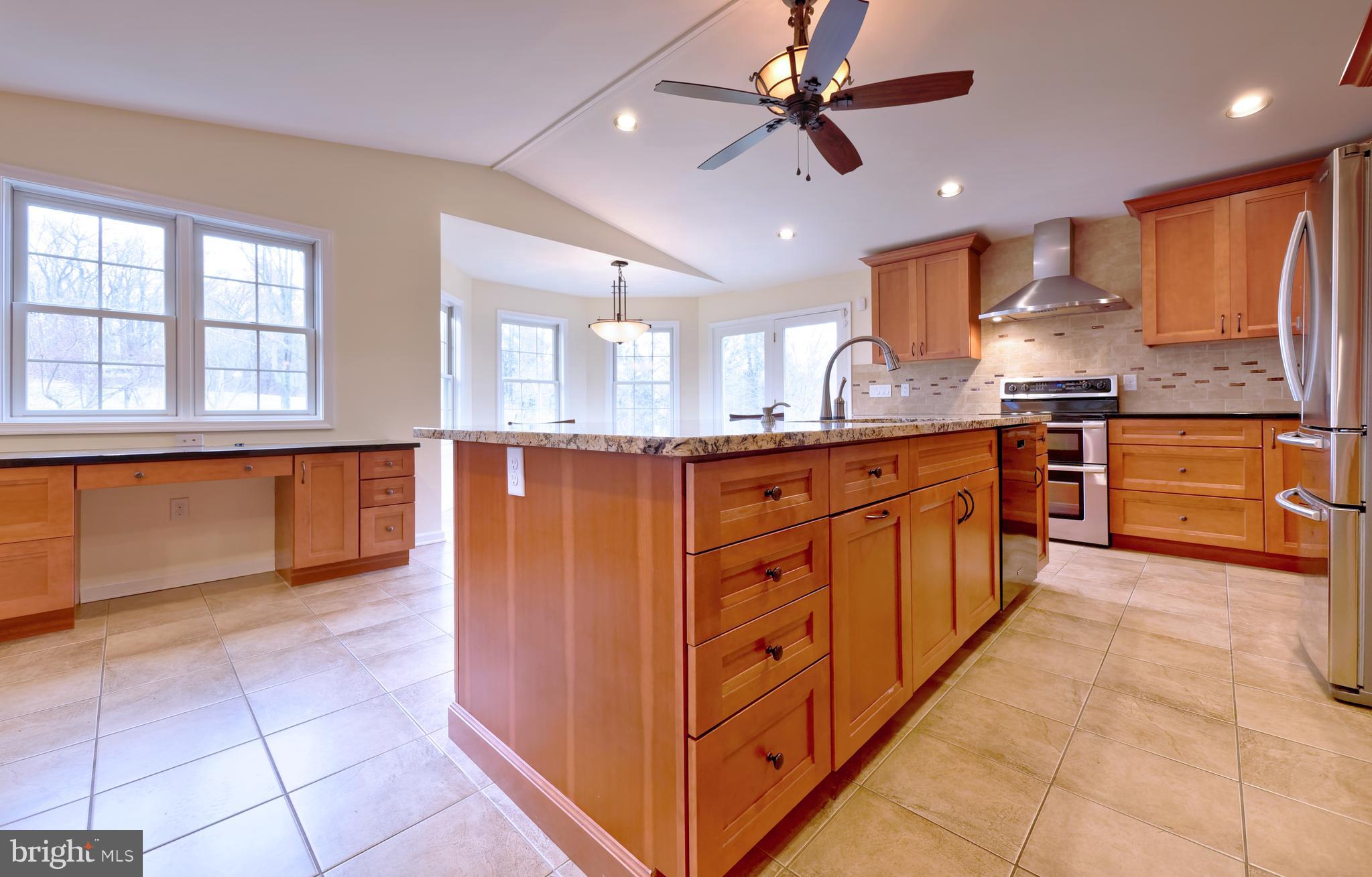 7724 Locust Valley Road Coopersburg, PA 18036 - Photo 6 of 43 Kitchen