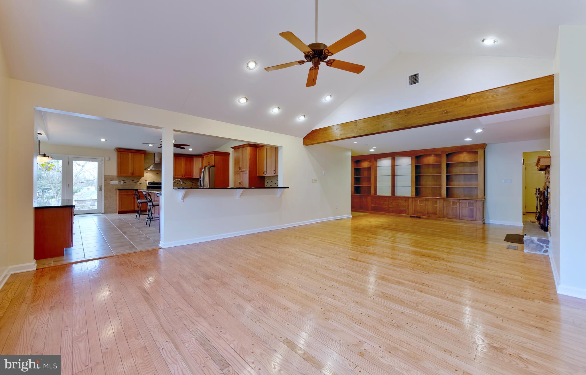 7724 Locust Valley Road Coopersburg, PA 18036 - Photo 10 of 43 Family room