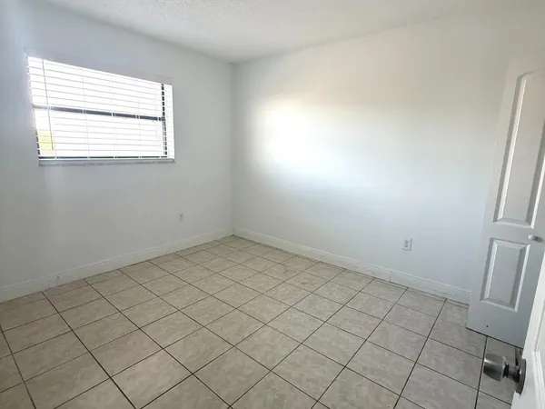 $2,200 | 8075 Northwest 7th Street, Unit 402, Miami, FL 33126