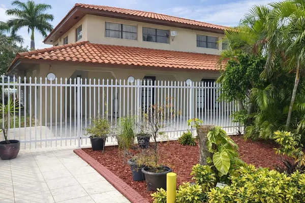 $2,200 | 8075 Northwest 7th Street, Unit 402, Miami, FL 33126