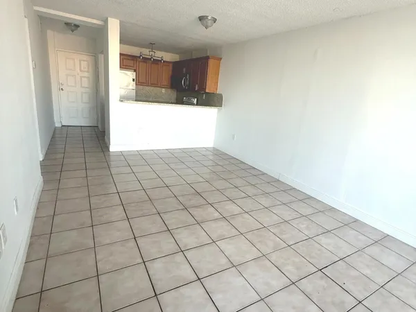 $2,200 | 8075 Northwest 7th Street, Unit 402, Miami, FL 33126