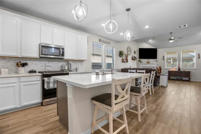 $369,000 | 3039 Daw Boardwalk Drive, La Porte, TX 77571