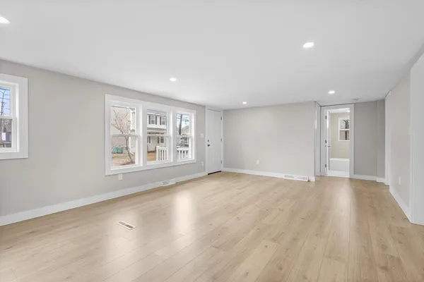 $425,000 | 99 Lake Avenue, Wareham, MA 02538